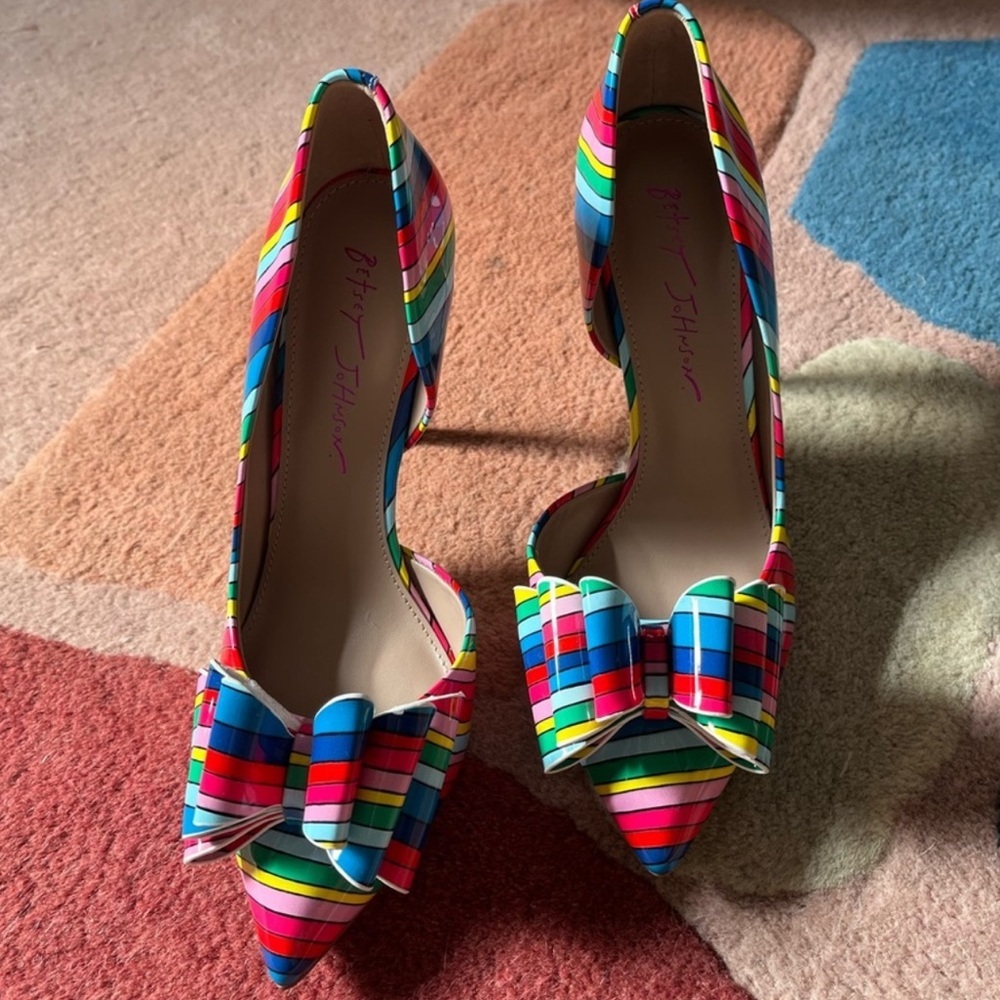 betsey johnson kaison pump